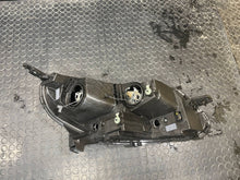 Laden Sie das Bild in den Galerie-Viewer, Frontscheinwerfer Toyota Proace Verso 149R00 Ein Satz Scheinwerfer Headlight SCH8568487151qz