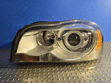 Laden Sie das Bild in den Galerie-Viewer, Frontscheinwerfer Volvo Xc90 I 31111845 89902046 Links Scheinwerfer Headlight SCH8589631523kn