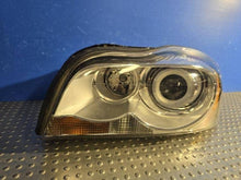 Laden Sie das Bild in den Galerie-Viewer, Frontscheinwerfer Volvo Xc90 I 31111845 89902046 Links Scheinwerfer Headlight SCH8589631523kn