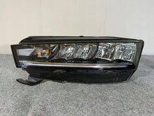 Laden Sie das Bild in den Galerie-Viewer, Frontscheinwerfer Skoda Octavia IV 5E4941015 LED Links Scheinwerfer Headlight SCH8597888782na