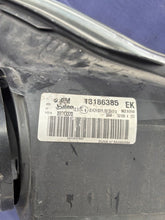 Laden Sie das Bild in den Galerie-Viewer, Frontscheinwerfer Opel Corsa D 13186385 89313370 Ein Stück (Rechts oder Links) SCH8626372795lc
