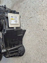 Laden Sie das Bild in den Galerie-Viewer, Frontscheinwerfer BMW 5 F11 7203252 Xenon Rechts Scheinwerfer Headlight SCH8629561515oc