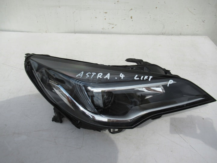 Frontscheinwerfer Opel Astra 39047199 Rechts Scheinwerfer Headlight SCH8631903220wn
