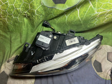 Laden Sie das Bild in den Galerie-Viewer, Frontscheinwerfer Volvo S60 V60 31420108 Xenon Links Scheinwerfer Headlight SCH8647919034uc