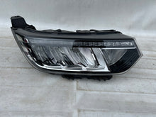 Laden Sie das Bild in den Galerie-Viewer, Frontscheinwerfer Ssangyong Tivoli 83104-35050 LED Rechts Scheinwerfer Headlight SCH8650536018ch