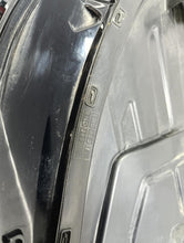 Laden Sie das Bild in den Galerie-Viewer, Frontscheinwerfer Hyundai Elantra VII Cn7 A-1010845-92101-AA Links Headlight SCH8660572320vw