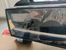 Laden Sie das Bild in den Galerie-Viewer, Frontscheinwerfer Skoda Octavia IV 5E4941015 Links Scheinwerfer Headlight SCH8670781363oo