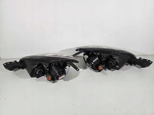 Laden Sie das Bild in den Galerie-Viewer, Frontscheinwerfer Mazda 3 Hatchback 103419012238 Xenon Ein Satz Headlight SCH8674877162uj