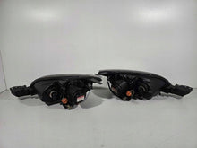 Laden Sie das Bild in den Galerie-Viewer, Frontscheinwerfer Mazda 3 Hatchback 103419012238 Xenon Ein Satz Headlight SCH8674877162uj