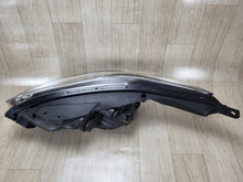 Load image into Gallery viewer, Frontscheinwerfer Kia Ceed 92102J7050 Rechts Scheinwerfer Headlight SCH8676753436tw