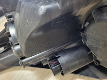 Load image into Gallery viewer, Frontscheinwerfer Kia Ceed 92102J7050 Rechts Scheinwerfer Headlight SCH8676753436tw