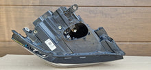 Laden Sie das Bild in den Galerie-Viewer, Frontscheinwerfer BMW X1 F48 5A01172-02 Rechts Scheinwerfer Headlight SCH8677736441tx