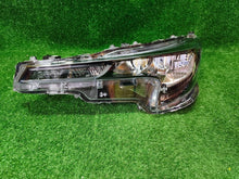 Laden Sie das Bild in den Galerie-Viewer, Frontscheinwerfer Toyota Corolla A81150-02S60 LED Links Scheinwerfer Headlight SCH8678500970cb