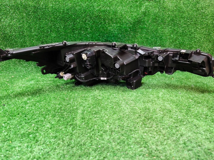 Frontscheinwerfer Toyota Corolla A81150-02S60 LED Links Scheinwerfer Headlight SCH8678500970cb