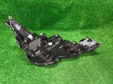 Laden Sie das Bild in den Galerie-Viewer, Frontscheinwerfer Toyota Corolla A81150-02S60 LED Links Scheinwerfer Headlight SCH8678500970cb