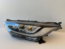 Laden Sie das Bild in den Galerie-Viewer, Frontscheinwerfer Toyota Yaris EUK0-8 LED Links Scheinwerfer Headlight SCH8679889472nj