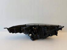 Laden Sie das Bild in den Galerie-Viewer, Frontscheinwerfer Toyota Yaris EUK0-8 LED Links Scheinwerfer Headlight SCH8679889472nj