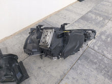 Laden Sie das Bild in den Galerie-Viewer, Frontscheinwerfer BMW E93 E92 7239928 7239927 7273203 7273204 Ein Satz Headlight SCH8684047203fw