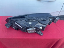 Laden Sie das Bild in den Galerie-Viewer, Frontscheinwerfer Skoda Superb 3V1941016E Rechts Scheinwerfer Headlight SCH8709352297qh