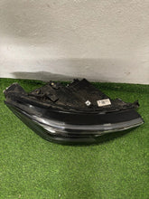 Laden Sie das Bild in den Galerie-Viewer, Frontscheinwerfer VW Passat 3J1941006 LED Rechts Scheinwerfer Headlight SCH8710505379tw