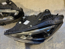 Laden Sie das Bild in den Galerie-Viewer, Frontscheinwerfer Mercedes-Benz W206 A2069065304 A2069065404 Ein Satz Headlight SCH8718501949hg