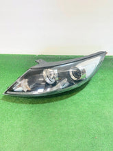 Laden Sie das Bild in den Galerie-Viewer, Frontscheinwerfer Kia Sportage 921013U250 Links Scheinwerfer Headlight SCH8721552016gd