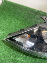 Laden Sie das Bild in den Galerie-Viewer, Frontscheinwerfer Kia Sportage 921013U250 Links Scheinwerfer Headlight SCH8721552016gd