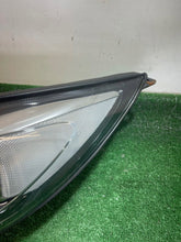 Laden Sie das Bild in den Galerie-Viewer, Frontscheinwerfer Kia Sportage 921013U250 Links Scheinwerfer Headlight SCH8721552016gd