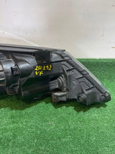 Laden Sie das Bild in den Galerie-Viewer, Frontscheinwerfer Kia Sportage 921013U250 Links Scheinwerfer Headlight SCH8721552016gd