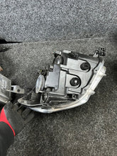 Laden Sie das Bild in den Galerie-Viewer, Frontscheinwerfer Citroën I 552-1142L- 9675140080 Links Scheinwerfer Headlight SCH8722518005bc