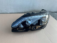 Laden Sie das Bild in den Galerie-Viewer, Frontscheinwerfer Peugeot 5008 9826572780 Links Scheinwerfer Headlight SCH8744053202ko