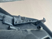 Laden Sie das Bild in den Galerie-Viewer, Frontscheinwerfer Peugeot 5008 9826572780 Links Scheinwerfer Headlight SCH8744053202ko