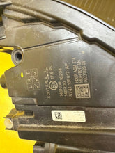 Laden Sie das Bild in den Galerie-Viewer, Frontscheinwerfer VW Multivan T7 S741-13E017-AF LED Links Scheinwerfer Headlight SCH8744551137er