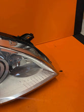 Laden Sie das Bild in den Galerie-Viewer, Frontscheinwerfer Mercedes-Benz W245 A1698204661 Xenon Ein Satz Headlight SCH8745860967uk