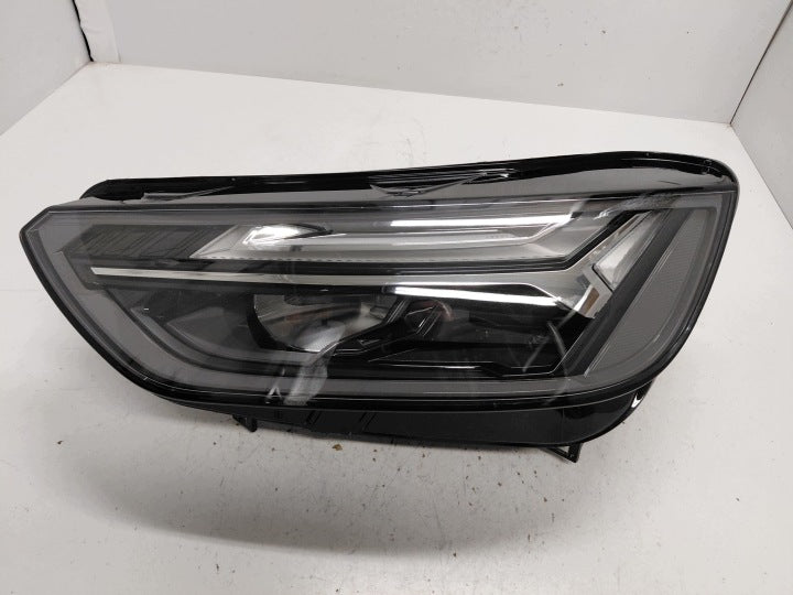 Frontscheinwerfer Audi A4 B9 8W0941033D Links Scheinwerfer Headlight SCH8750353438ot