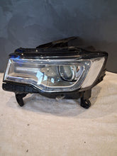 Laden Sie das Bild in den Galerie-Viewer, Frontscheinwerfer Jeep Grand Cherokee Wk2 68111035AG Links Headlight SCH8752271053gg