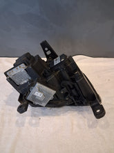 Laden Sie das Bild in den Galerie-Viewer, Frontscheinwerfer Jeep Grand Cherokee Wk2 68111035AG Links Headlight SCH8752271053gg