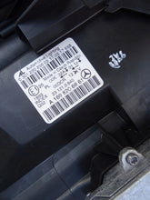Laden Sie das Bild in den Galerie-Viewer, Frontscheinwerfer Mercedes-Benz W169 A1698206761 Xenon Rechts Headlight SCH8758504494ez