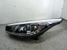 Laden Sie das Bild in den Galerie-Viewer, Frontscheinwerfer Kia 92101-A2220 Links Scheinwerfer Headlight SCH8767195484zb