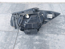 Laden Sie das Bild in den Galerie-Viewer, Frontscheinwerfer BMW E88 E81 E82 E87 7181282-02 Rechts Scheinwerfer Headlight SCH8772563312yh