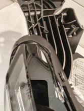Laden Sie das Bild in den Galerie-Viewer, Frontscheinwerfer Peugeot 9810478180 9810478080 Ein Satz Scheinwerfer Headlight SCH8786758828vs