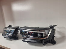 Laden Sie das Bild in den Galerie-Viewer, Frontscheinwerfer Opel Mokka 9867455880 LED Ein Satz Scheinwerfer Headlight SCH8794440886ja