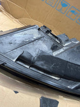 Laden Sie das Bild in den Galerie-Viewer, Frontscheinwerfer Land Rover I Sport Discovery FK7213W030HF Links Headlight SCH8795363912jg