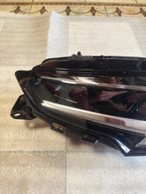 Laden Sie das Bild in den Galerie-Viewer, Frontscheinwerfer Opel Corsa F 39162653 LED Links Scheinwerfer Headlight SCH8799388032mc