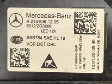 Laden Sie das Bild in den Galerie-Viewer, Frontscheinwerfer Mercedes-Benz W213 A2139061205 LED Rechts Headlight SCH8802203526wv