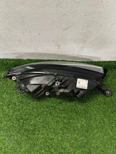 Laden Sie das Bild in den Galerie-Viewer, Frontscheinwerfer Skoda Fabia 6V1941015D Links Scheinwerfer Headlight SCH8802677475ik