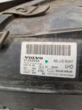 Laden Sie das Bild in den Galerie-Viewer, Frontscheinwerfer Volvo V70 S80 31353533 Xenon Rechts Scheinwerfer Headlight SCH8809962473hn