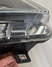 Load image into Gallery viewer, Frontscheinwerfer Mercedes-Benz Sprinter 9068205700 Rechts Headlight SCH8815383866be