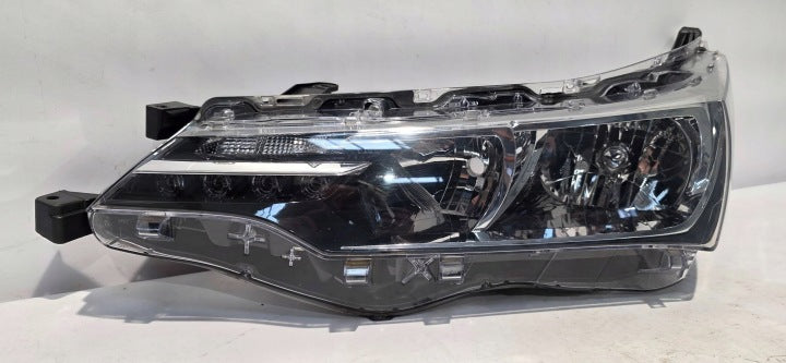 Frontscheinwerfer Toyota Corolla 8115002L50 Links Scheinwerfer Headlight SCH8820732504ku
