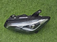 Laden Sie das Bild in den Galerie-Viewer, Frontscheinwerfer Mercedes-Benz Cla A1178206761 LED Links Scheinwerfer Headlight SCH8820863207le